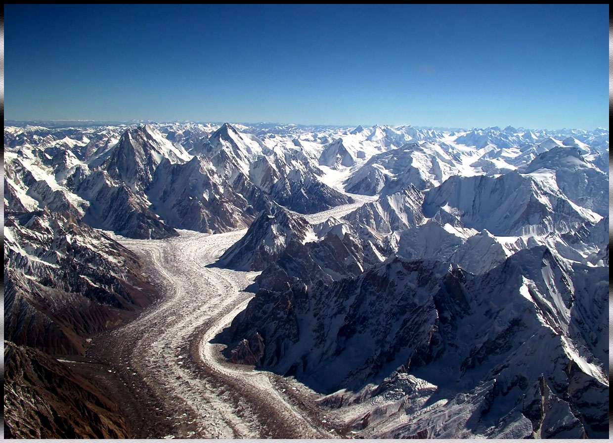 http://walkingssan.mireene.com/M/Himalaya.html Himalayas Mountain Photo Graphic :::